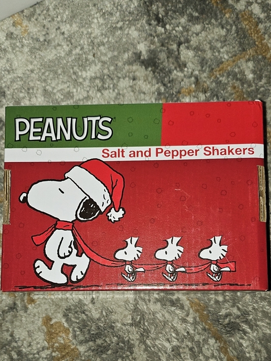Peanuts Other - Peanuts Snoopy Salt & Pepper Shakers Holiday Christmas Edt